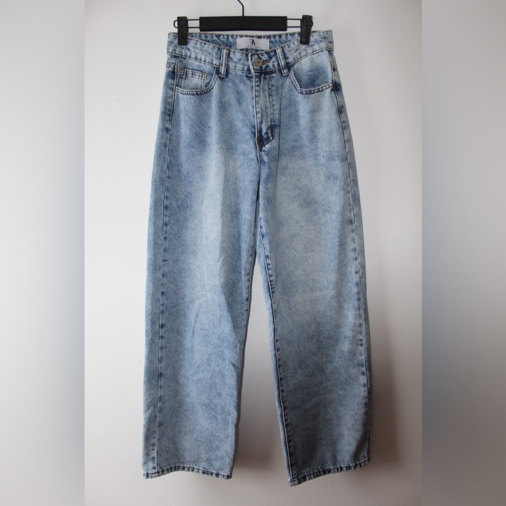 Women’s Light Blue Jeans